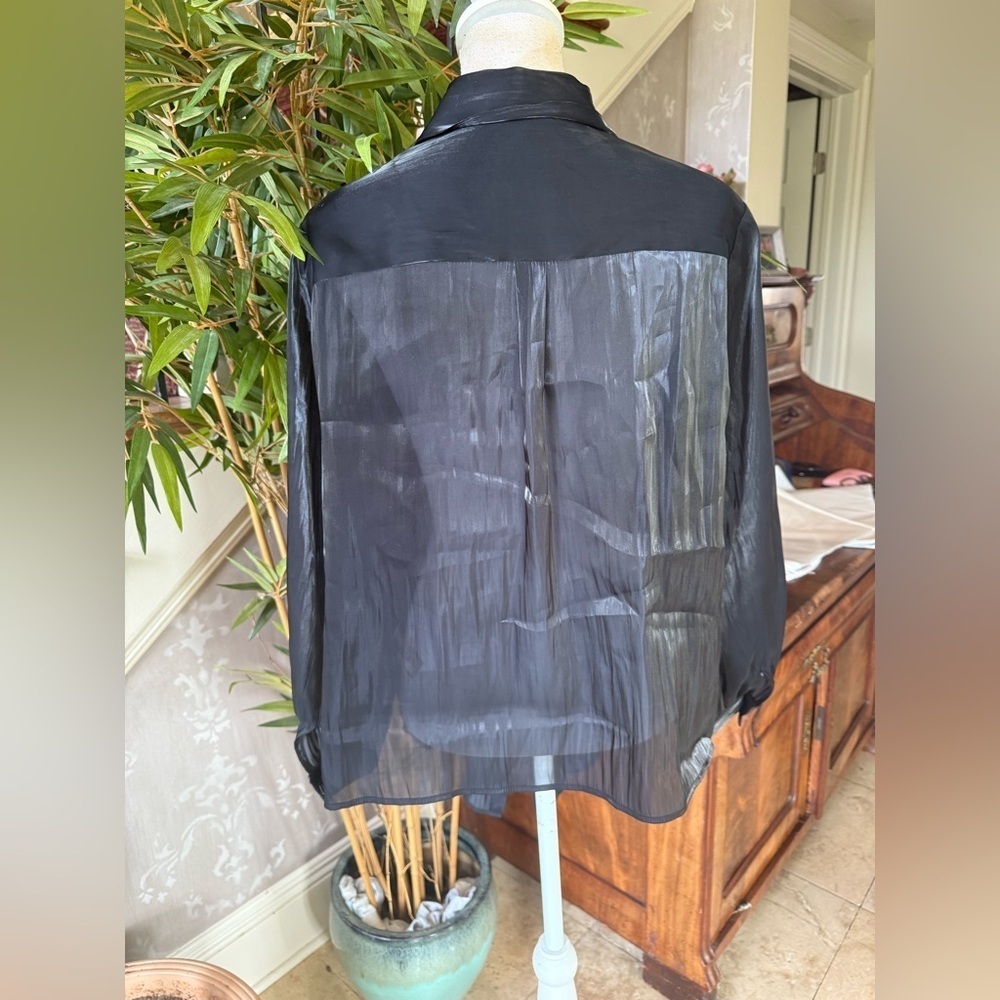 Vince Camuto, ladies, black long sleeve satin top size one X excellent condition - Picture 12 of 16